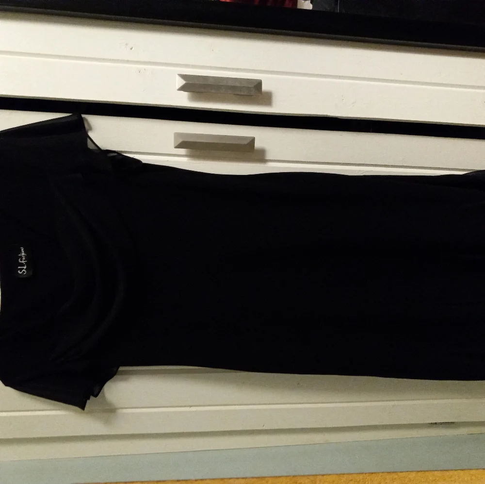 SALE! Elegant black dress with draped neckline & trumpet skirt - Picture 2 of 9